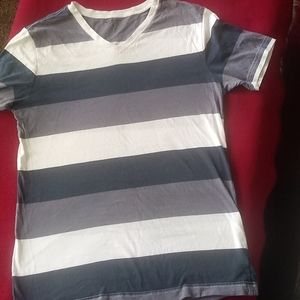 Arizona Jean Co. V-Neck